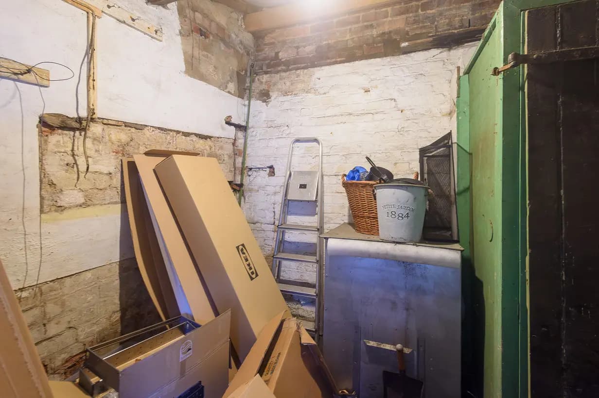 property photo 16 of 24