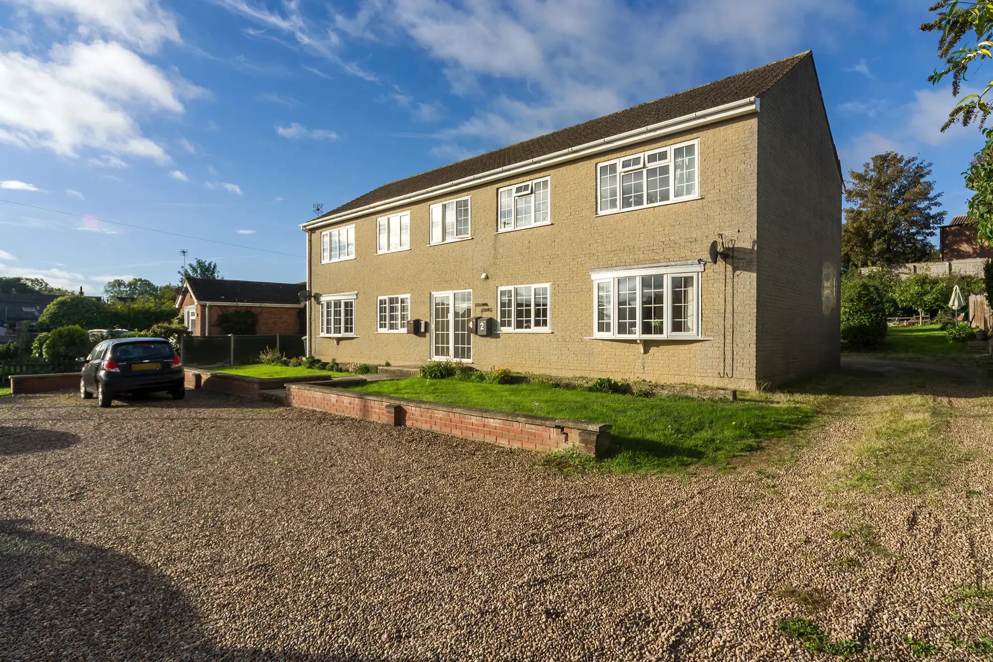property photo 13 of 37