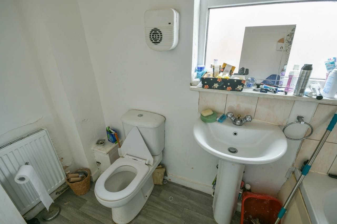 property photo 14 of 30