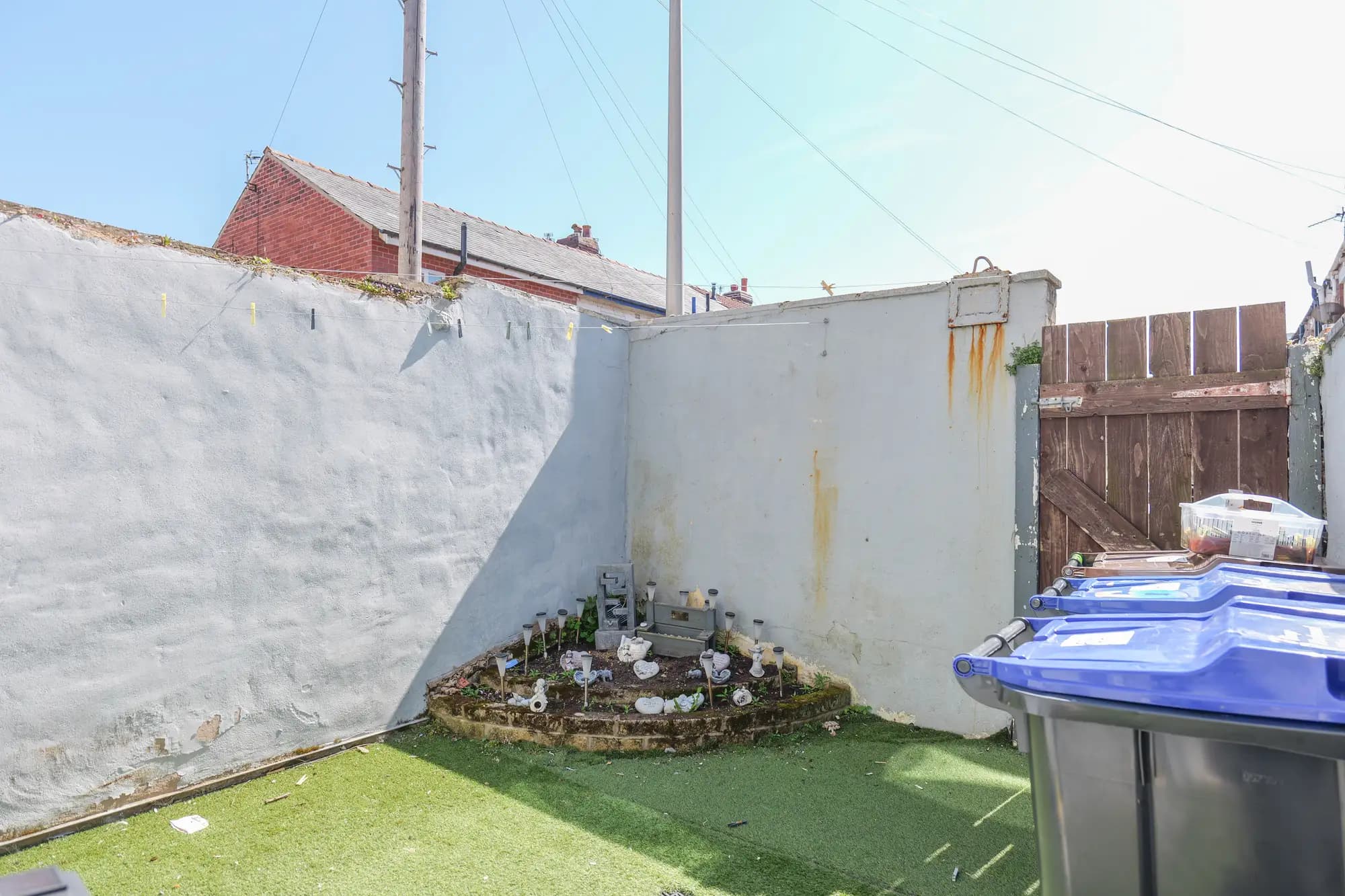 property photo 20 of 25