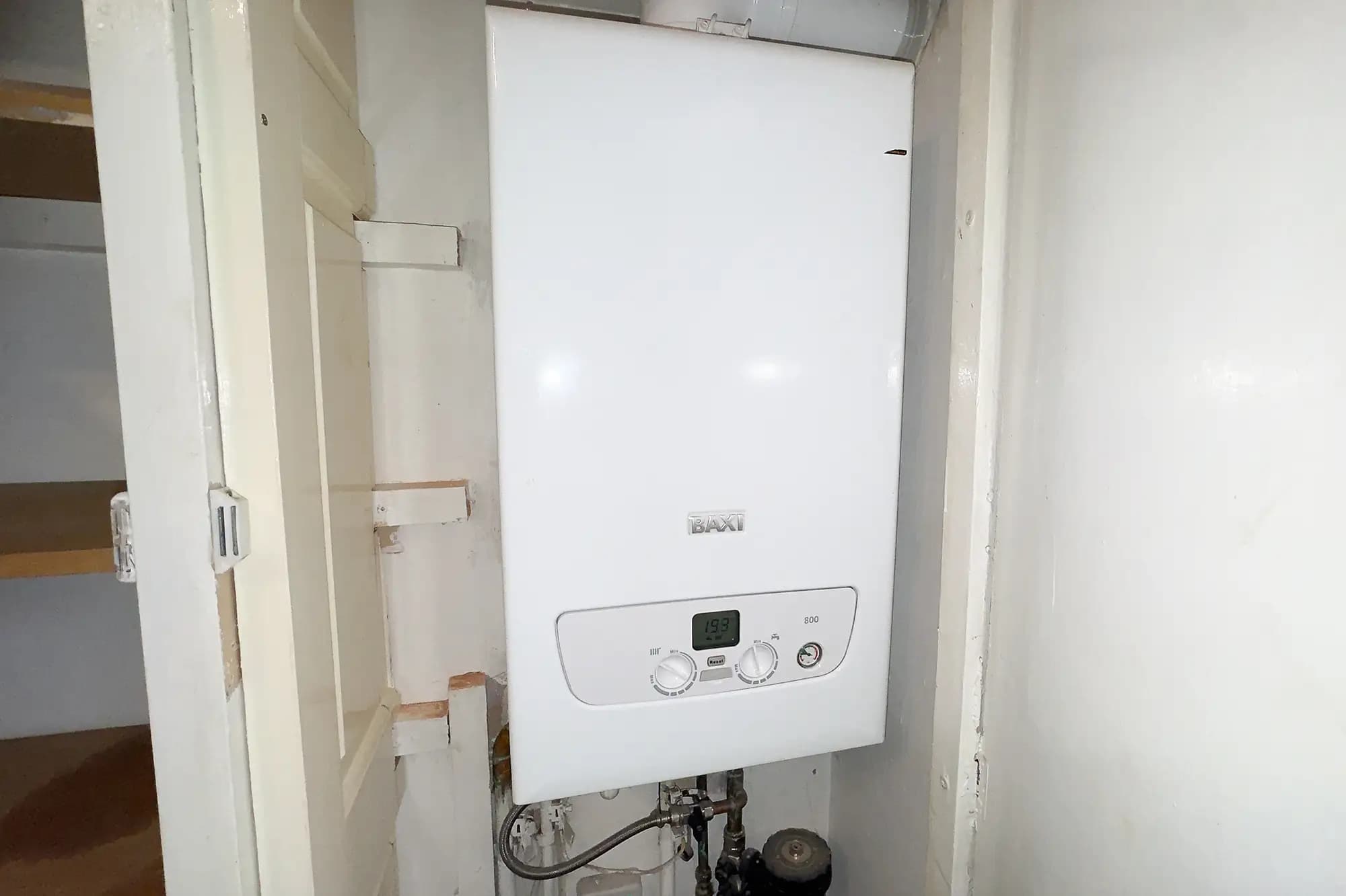 property photo 21 of 31