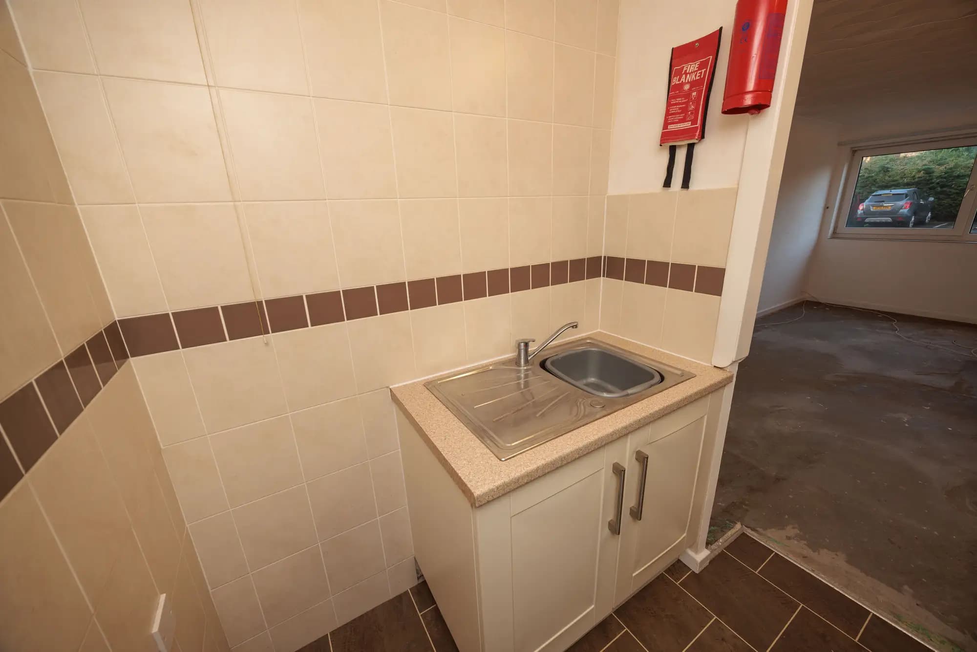 property photo 4 of 13