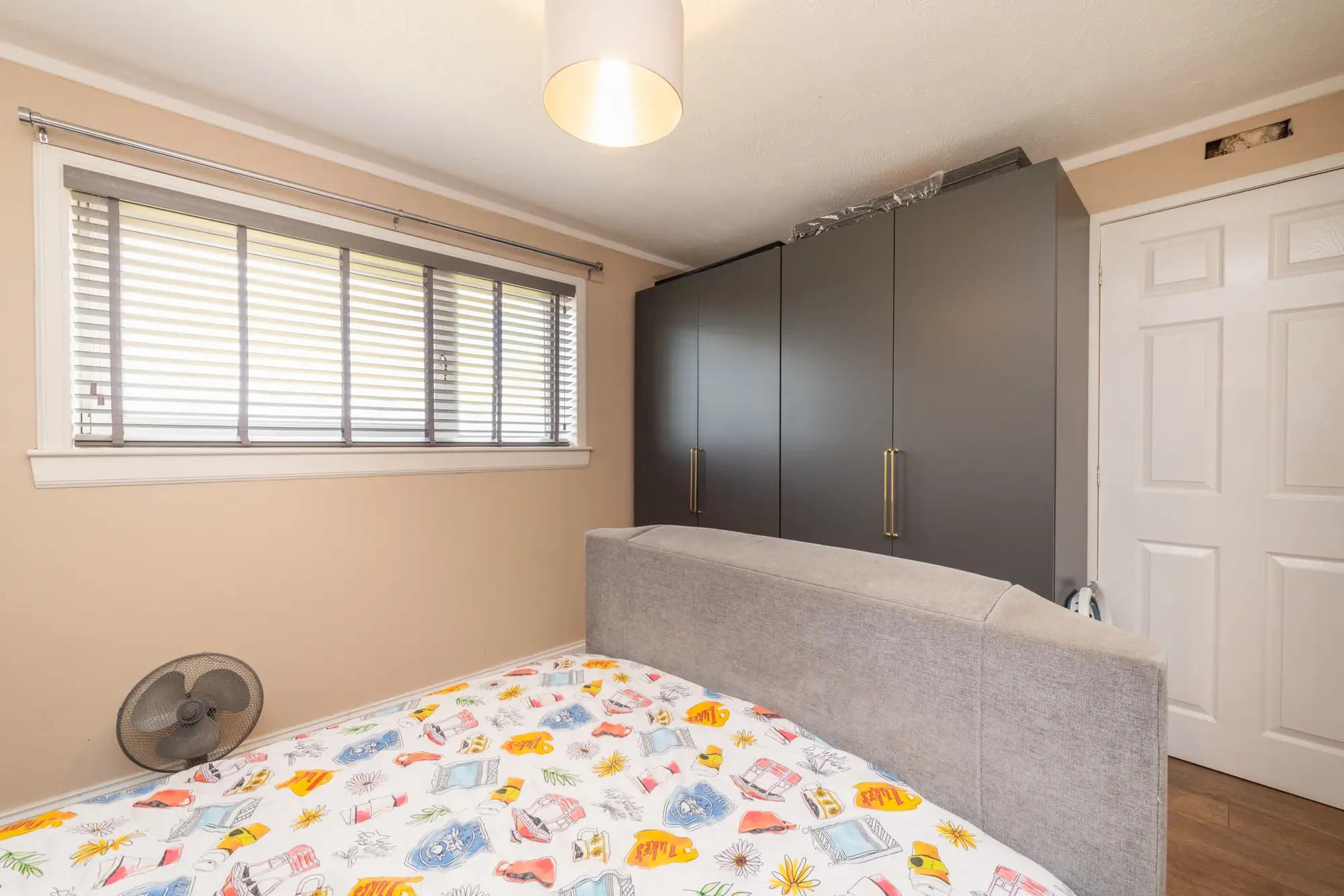 property photo 12 of 37