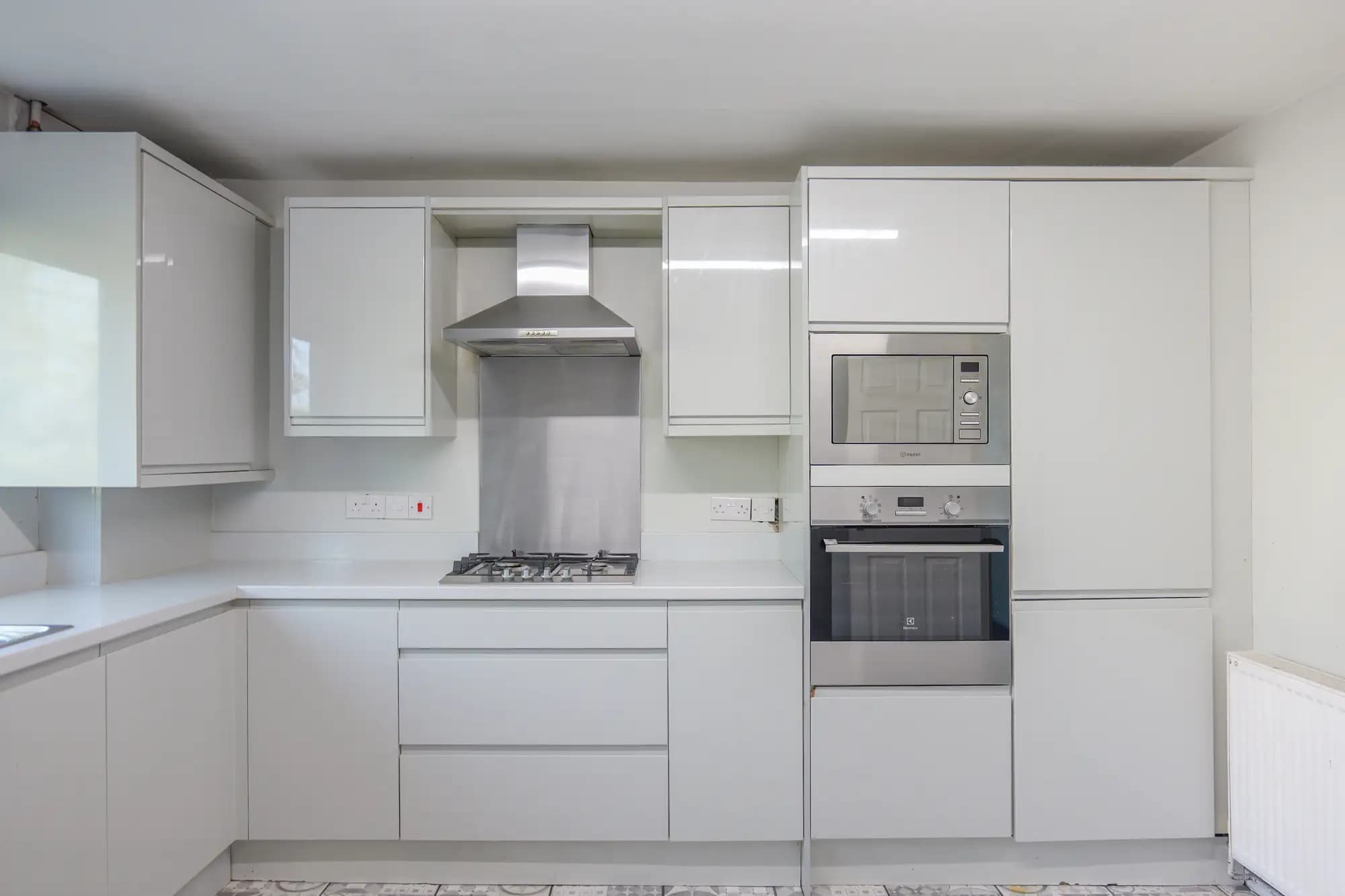 property photo 6 of 16