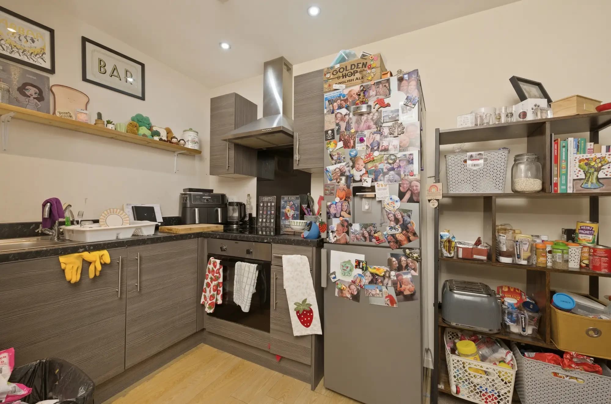 property photo 5 of 11