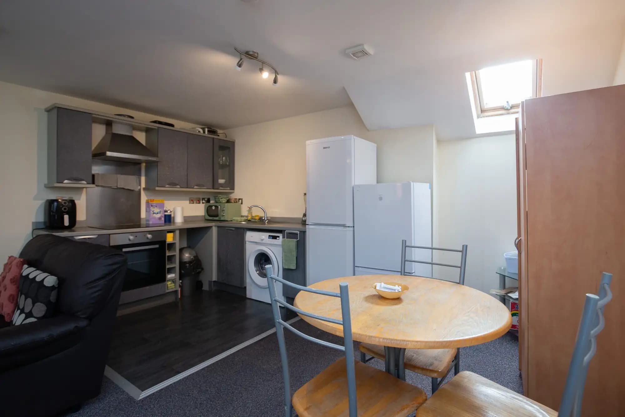 property photo 6 of 18