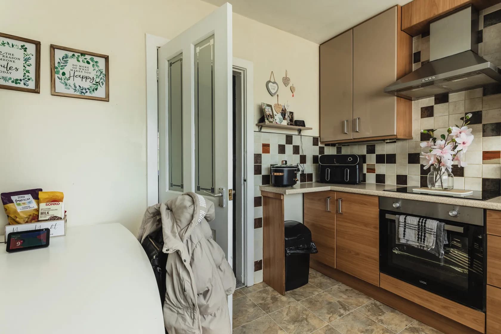 property photo 6 of 32