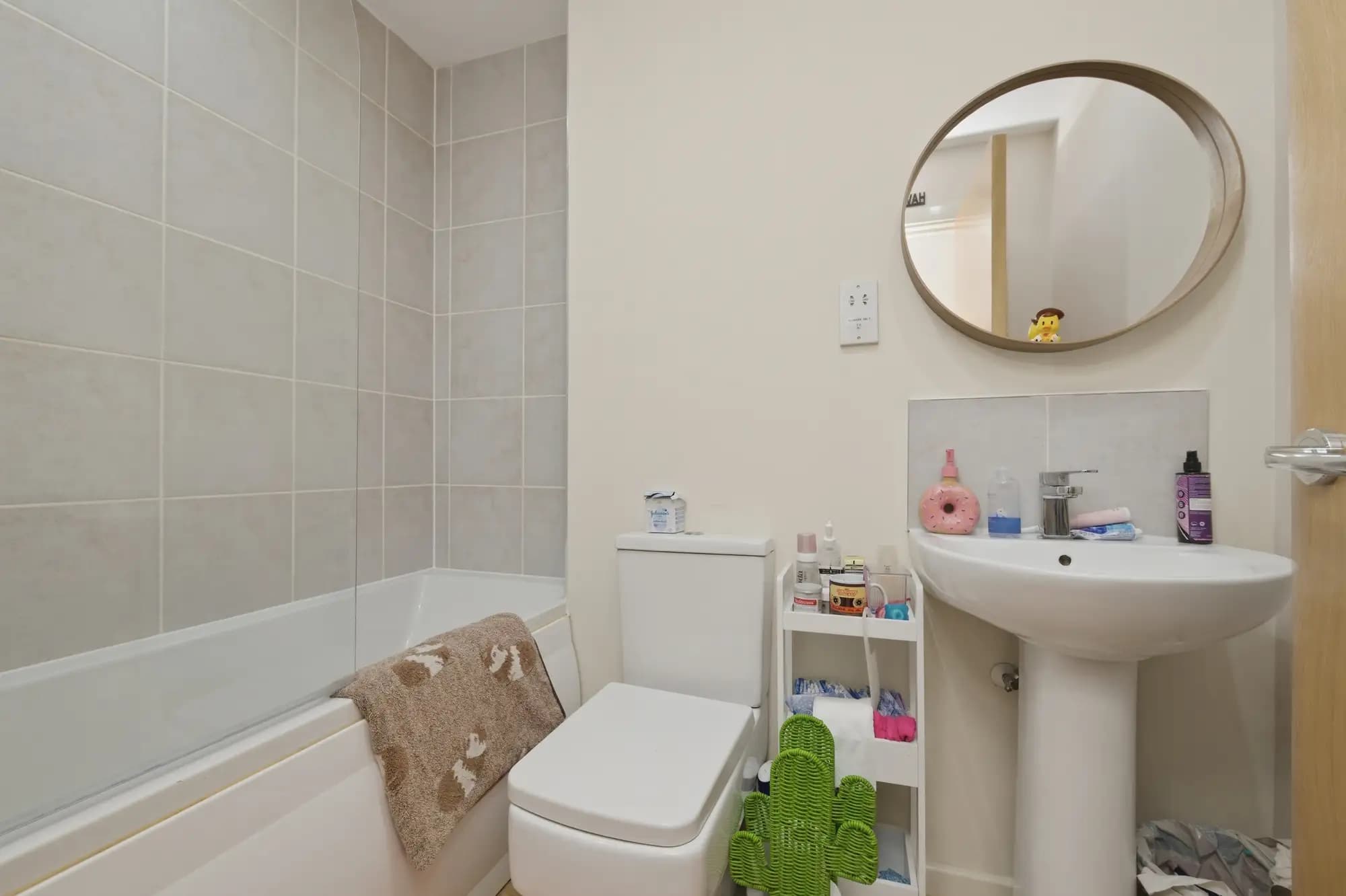 property photo 7 of 11