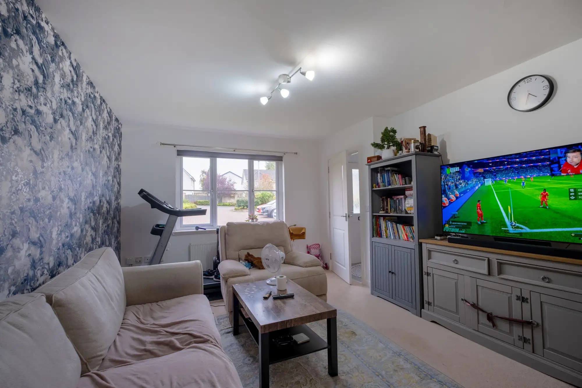 property photo 4 of 34