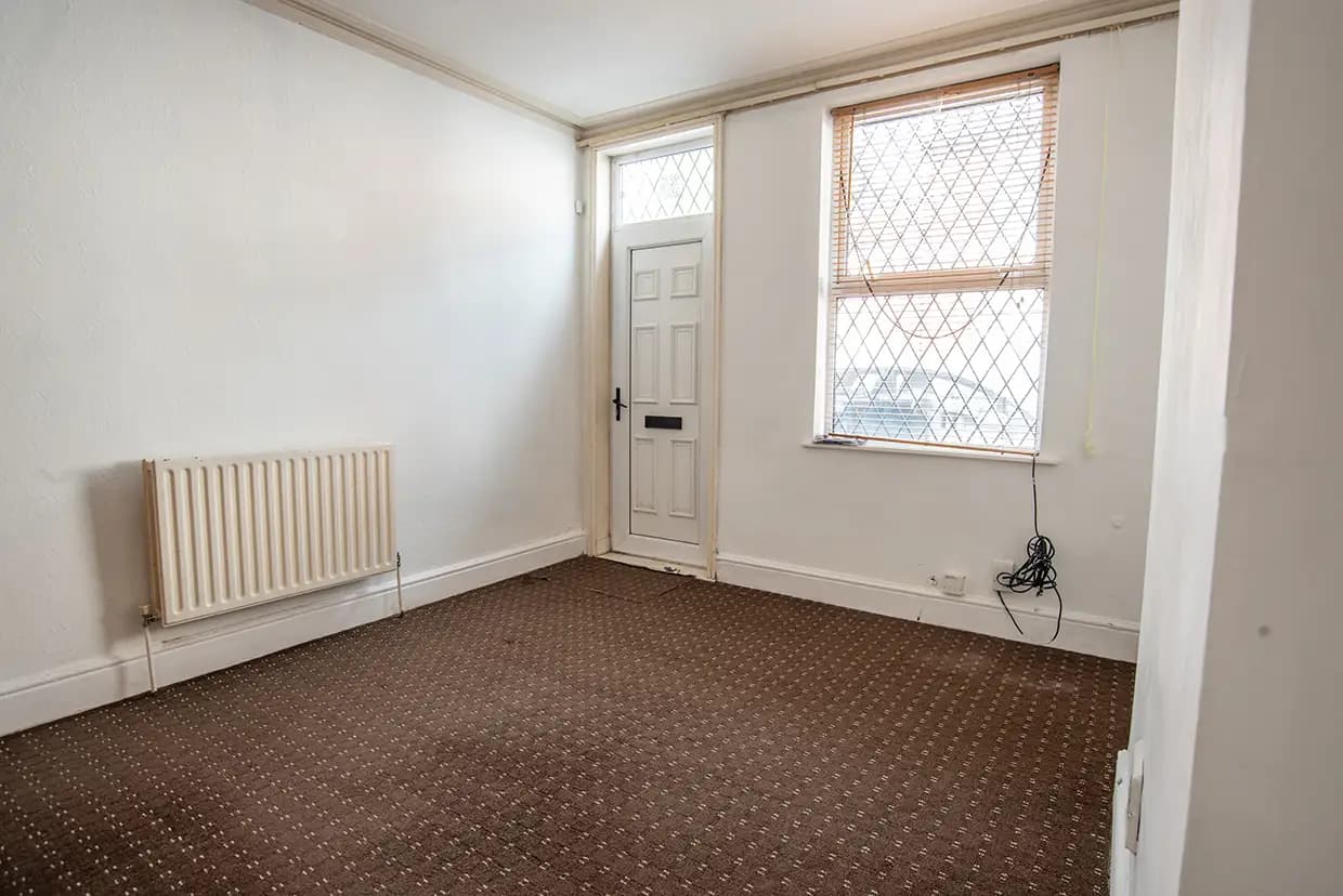 property photo 6 of 24