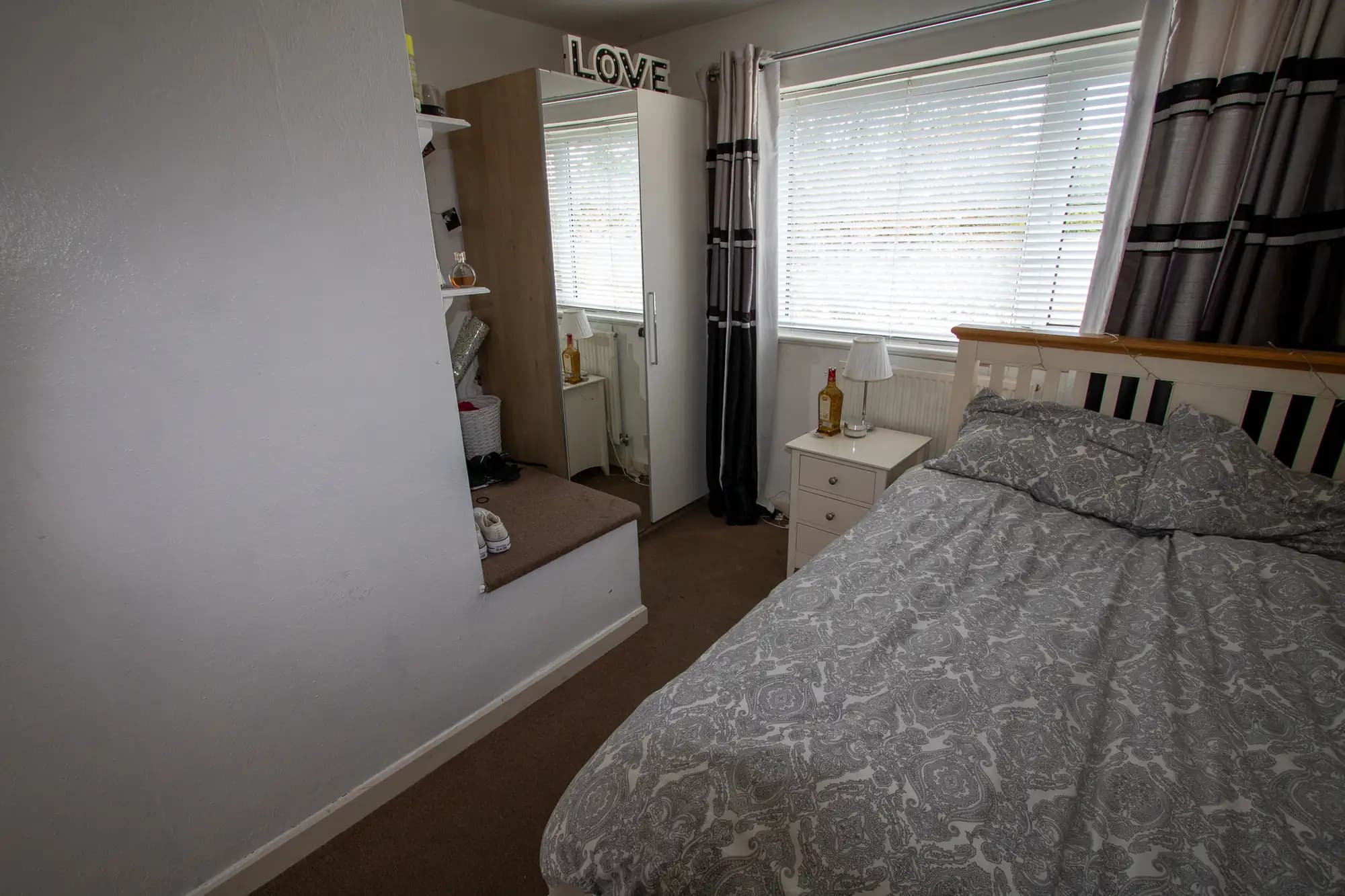 property photo 11 of 21