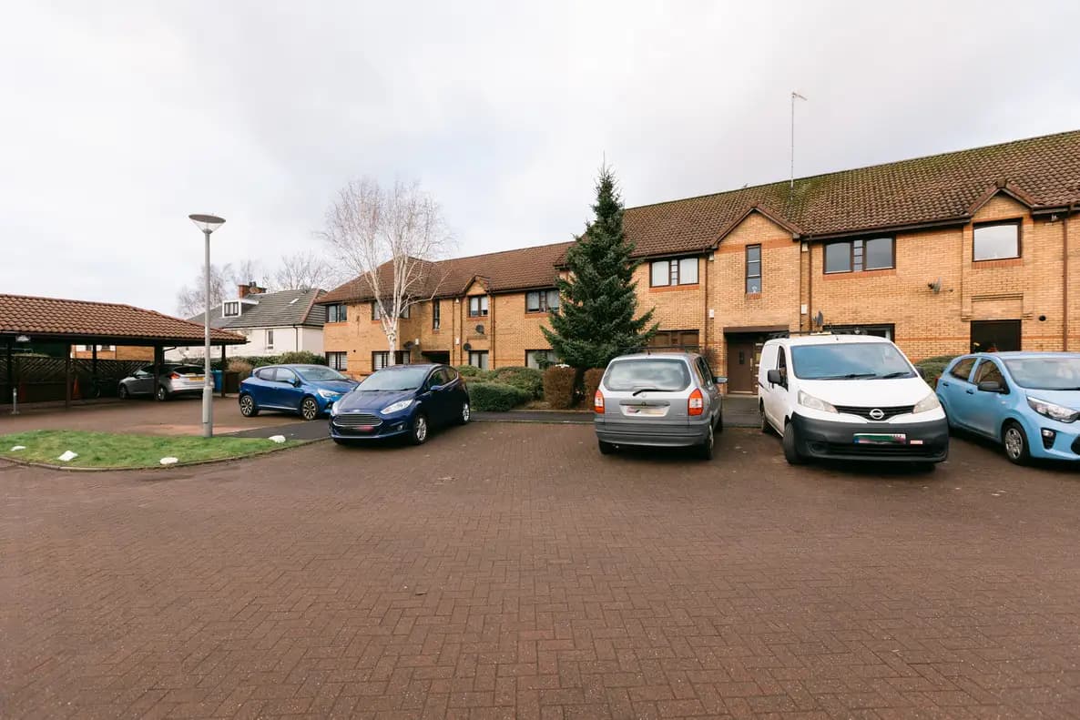 property photo 6 of 43