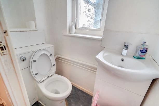 property photo 7 of 16