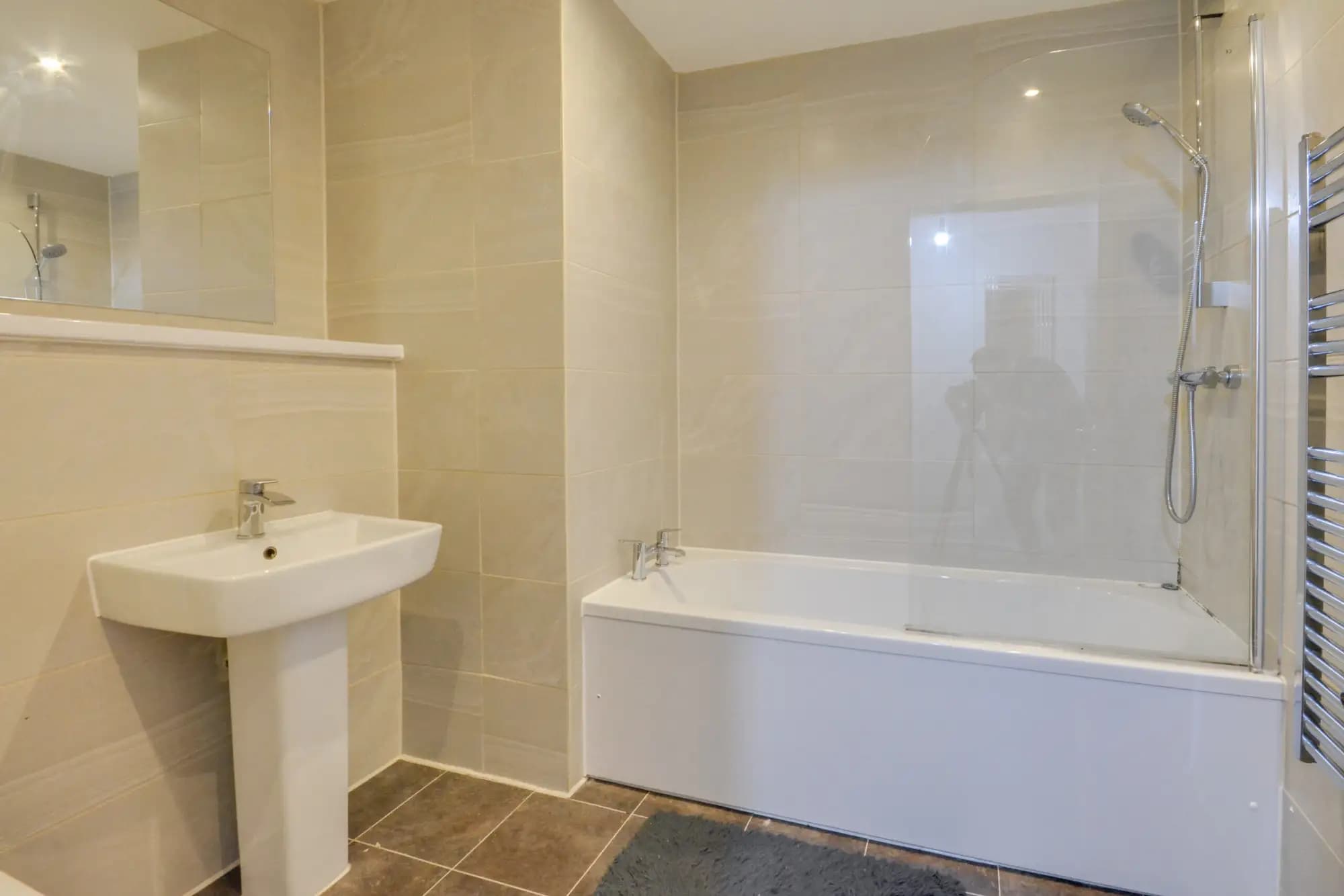 property photo 5 of 12