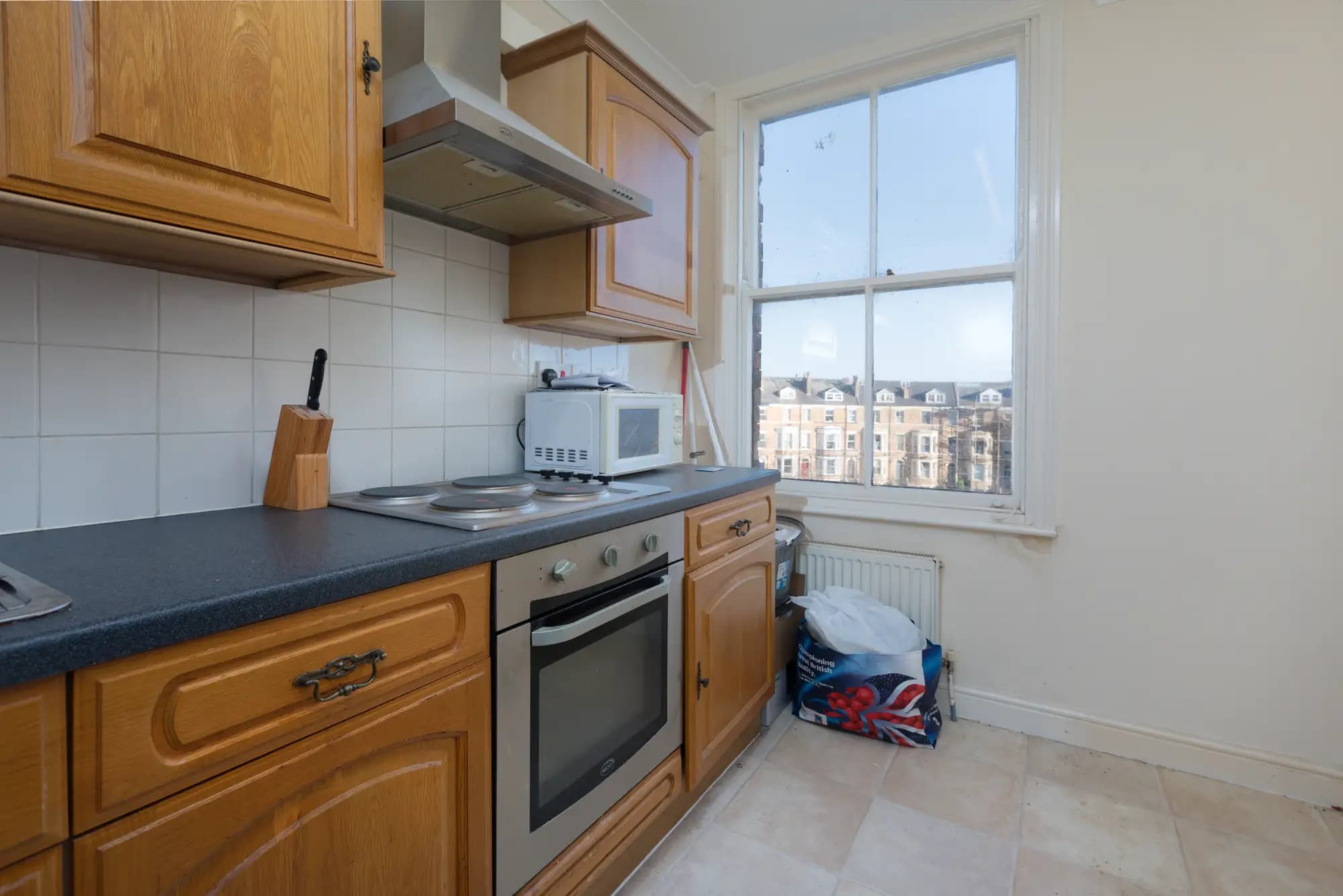 property photo 6 of 20