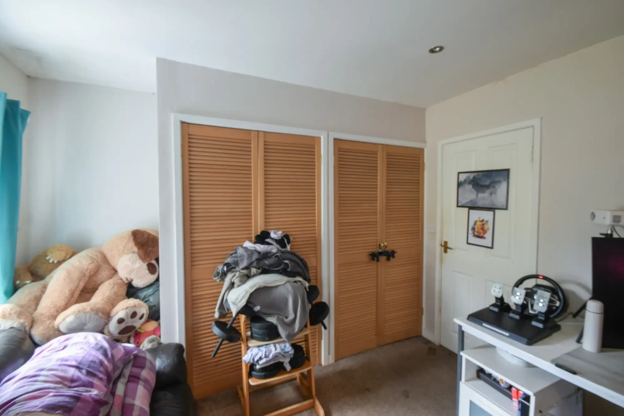 property photo 9 of 15