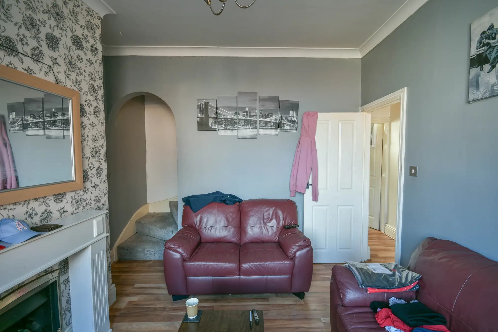 property photo 4 of 17