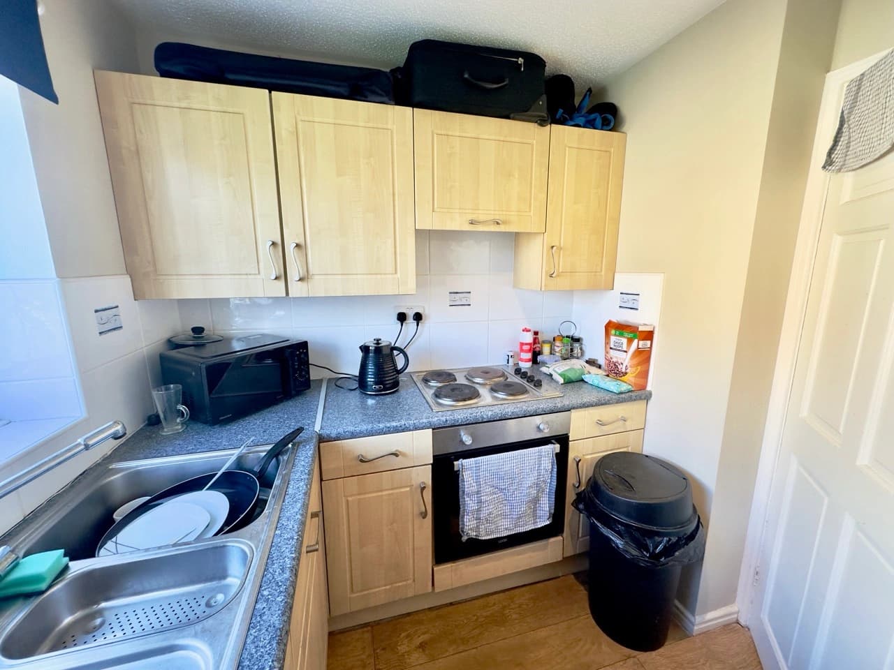 property photo 8 of 18