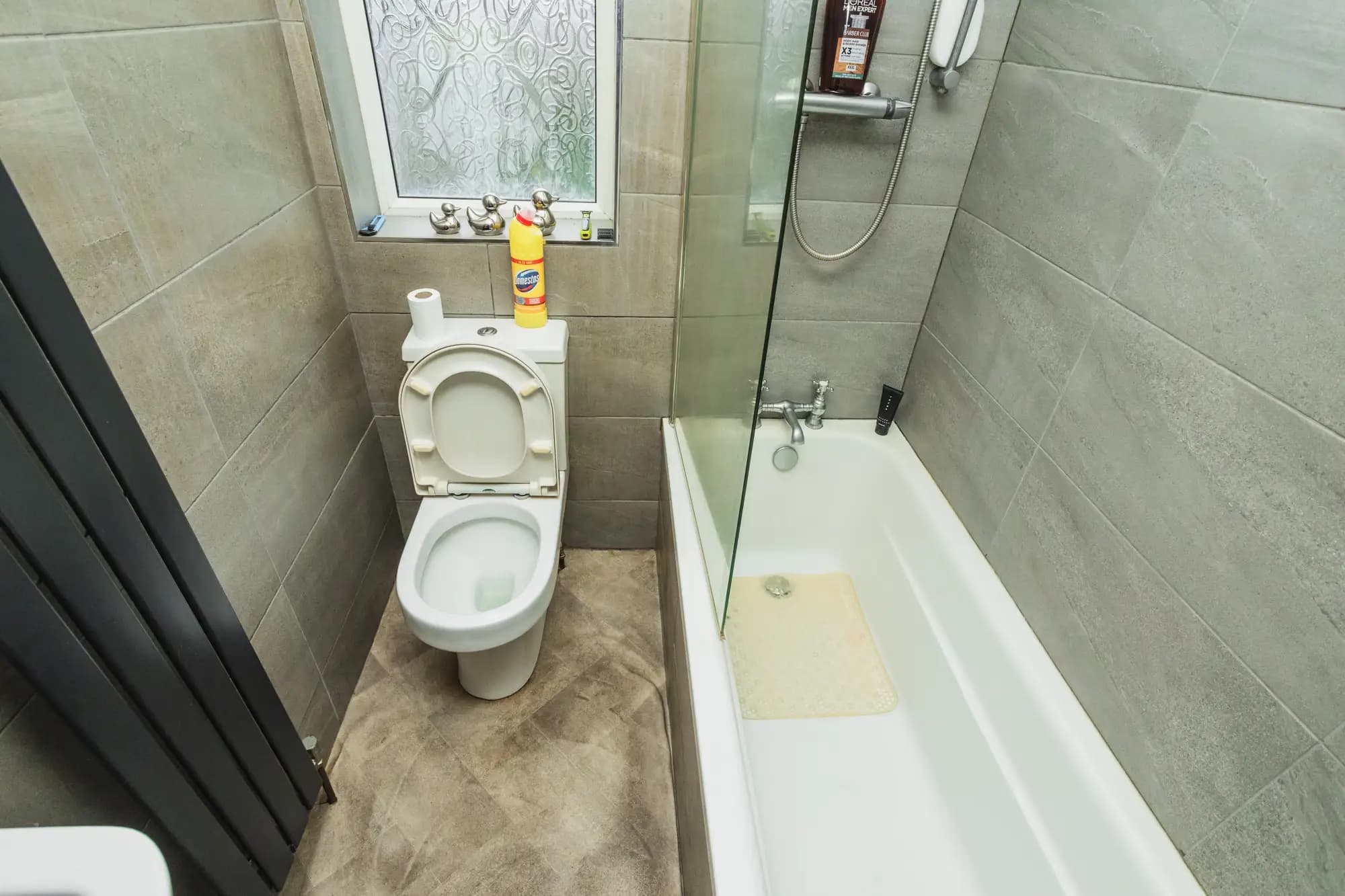 property photo 8 of 19