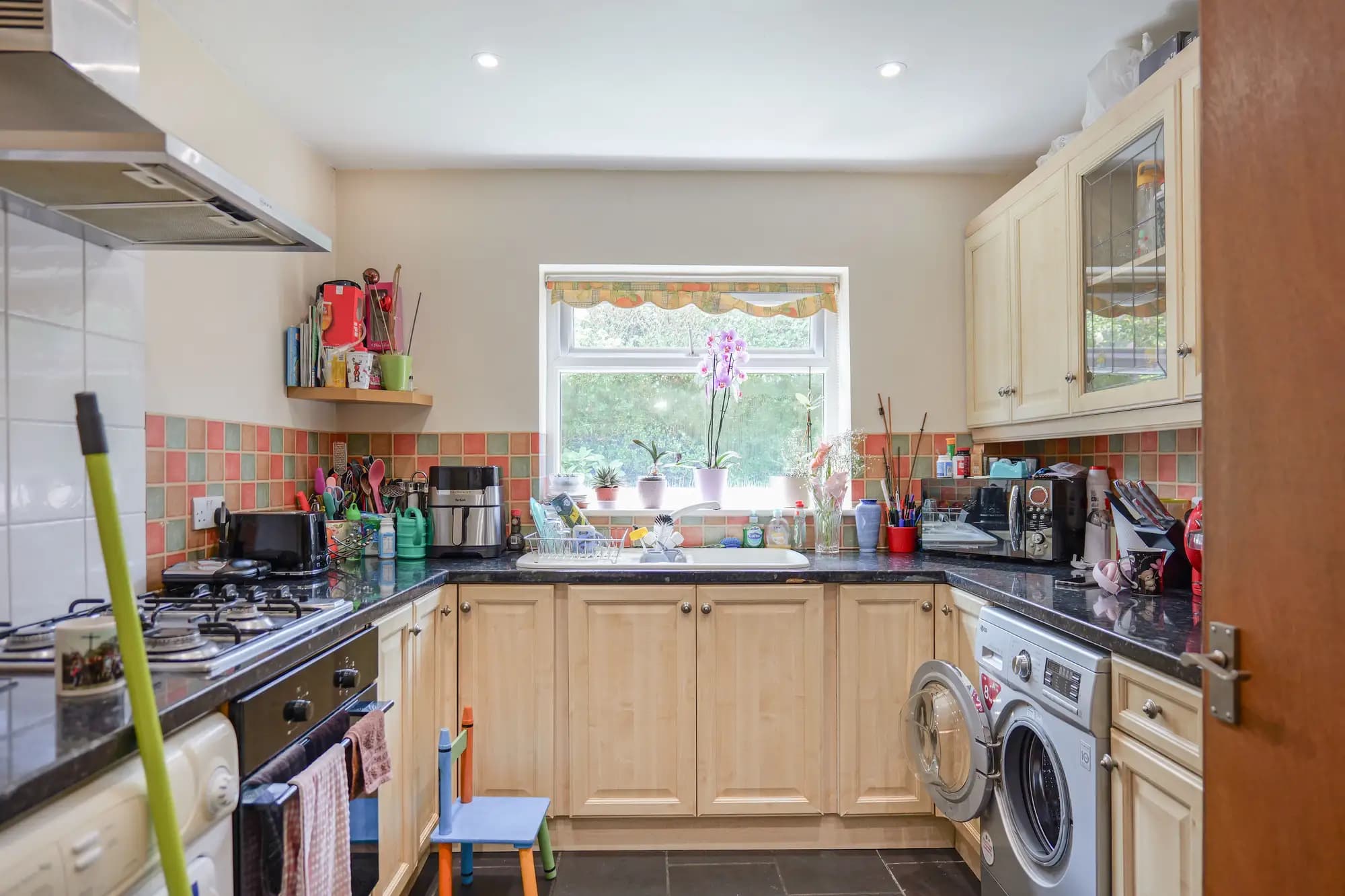 property photo 6 of 28