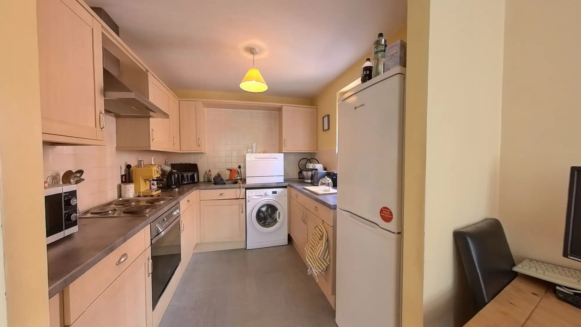 property photo 5 of 19
