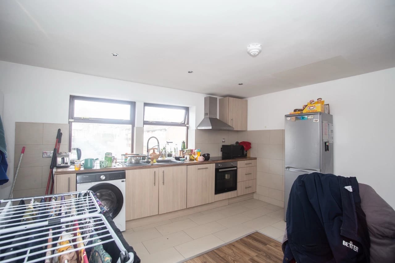 property photo 5 of 33