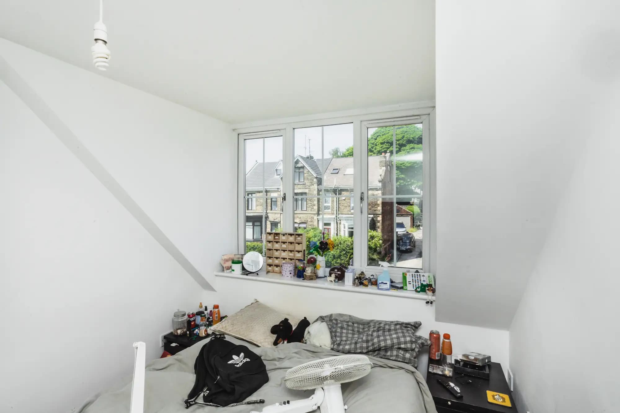 property photo 11 of 17