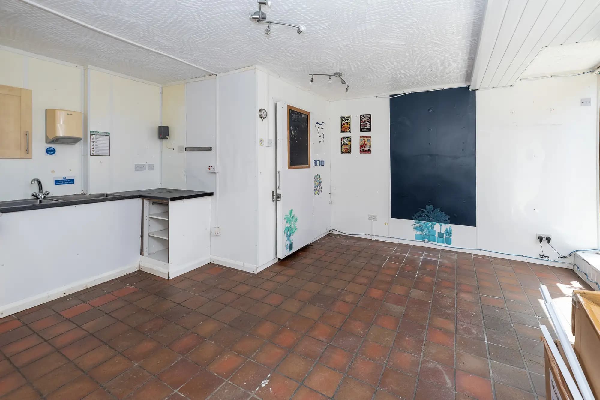 property photo 8 of 29