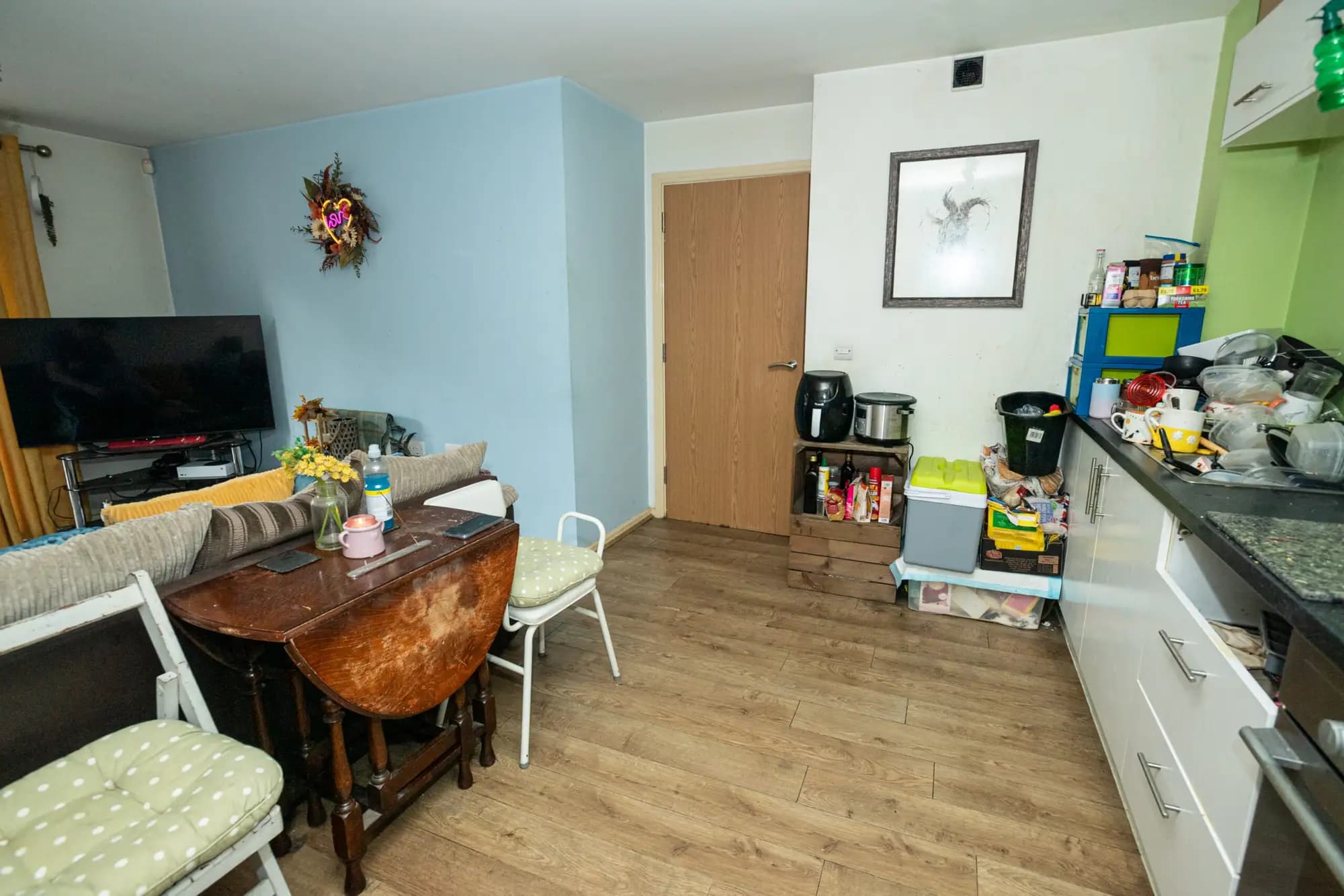 property photo 8 of 28