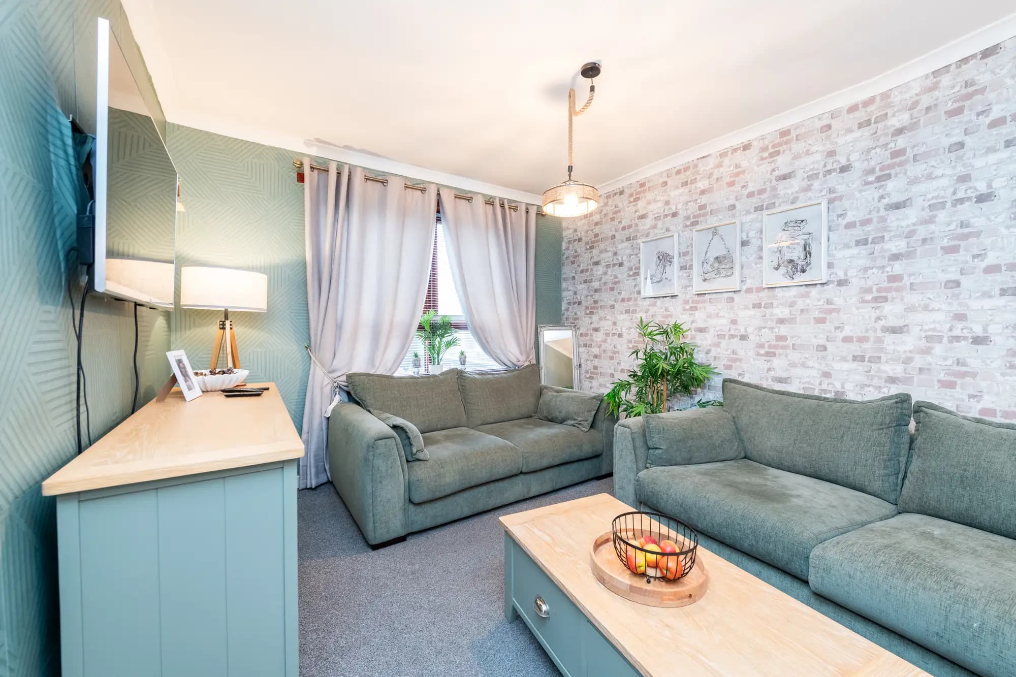 property photo 4 of 36