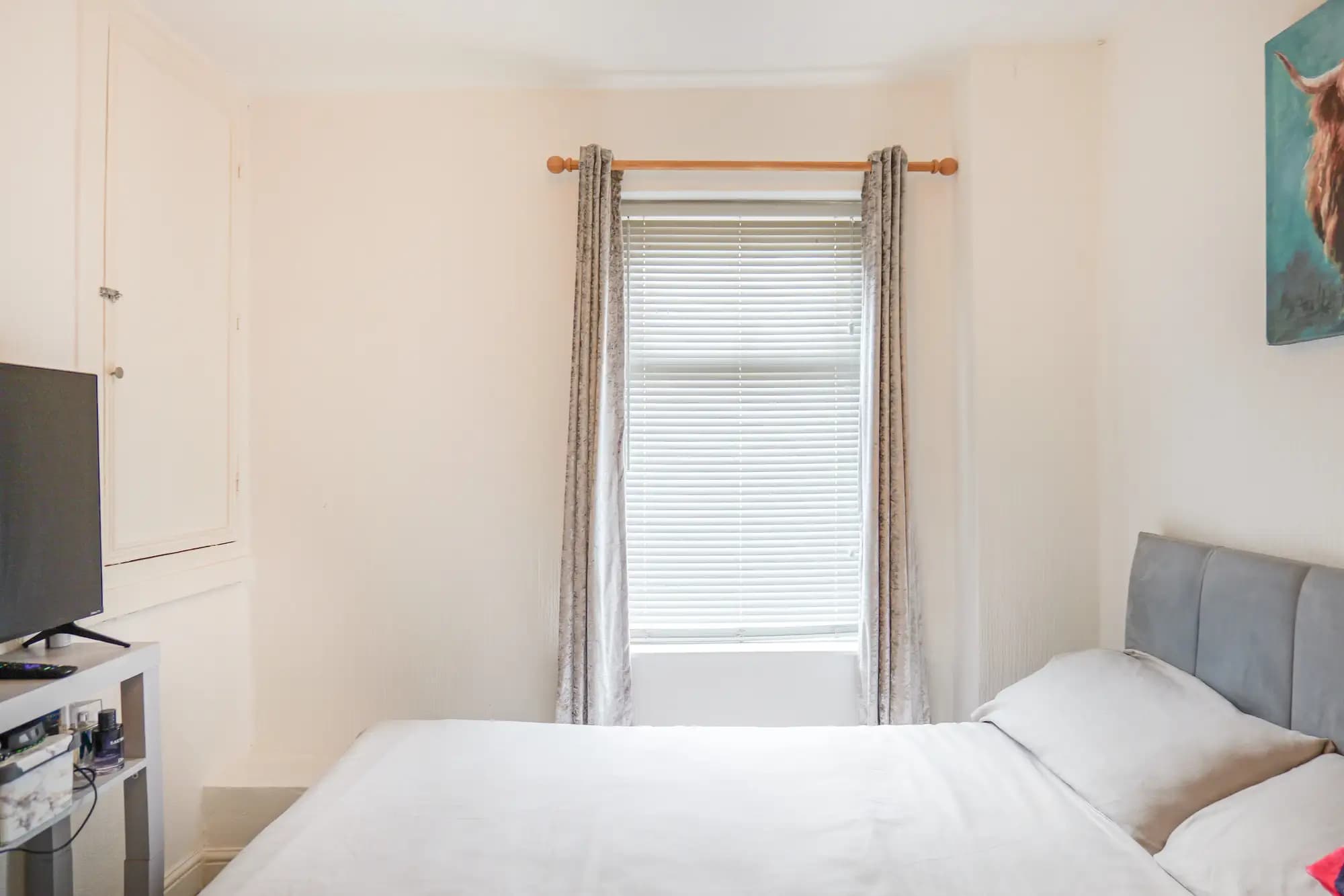 property photo 7 of 17