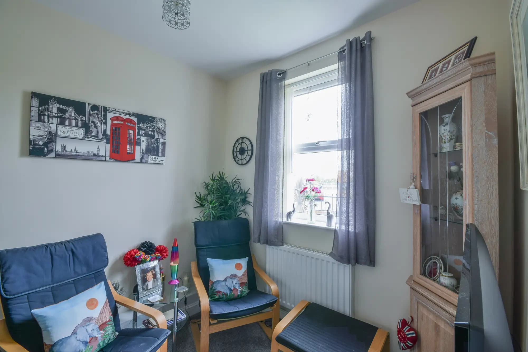 property photo 13 of 38