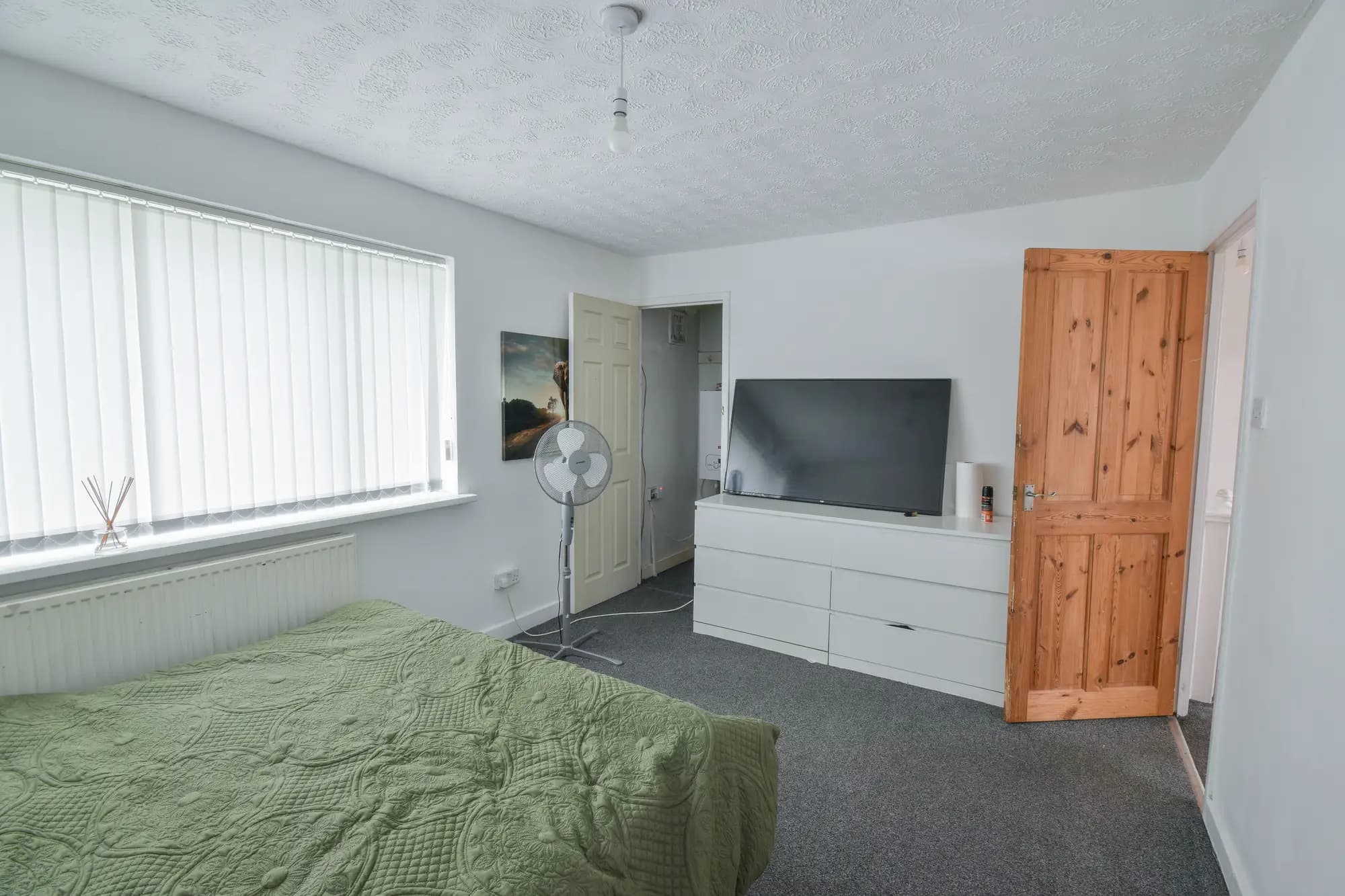 property photo 11 of 16