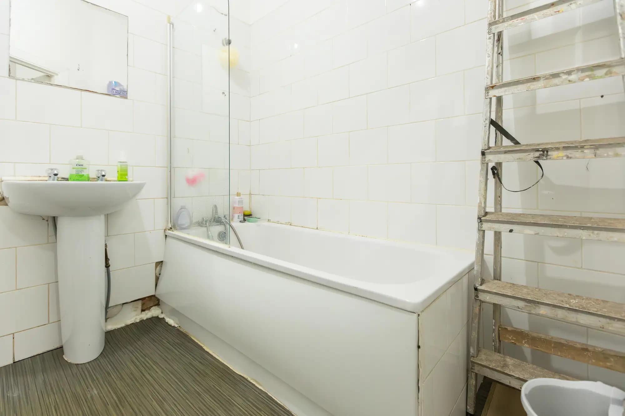 property photo 10 of 17