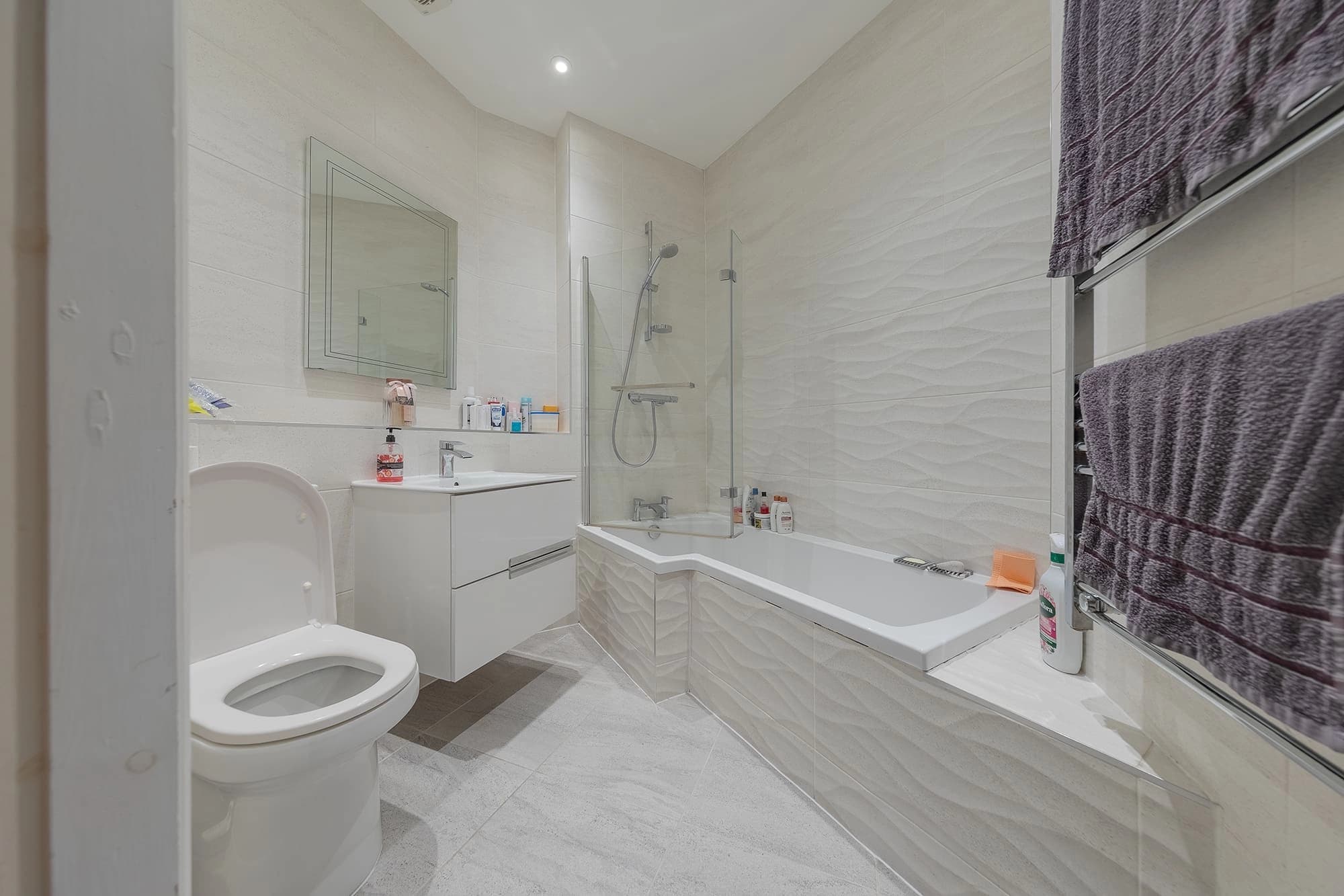 property photo 8 of 15