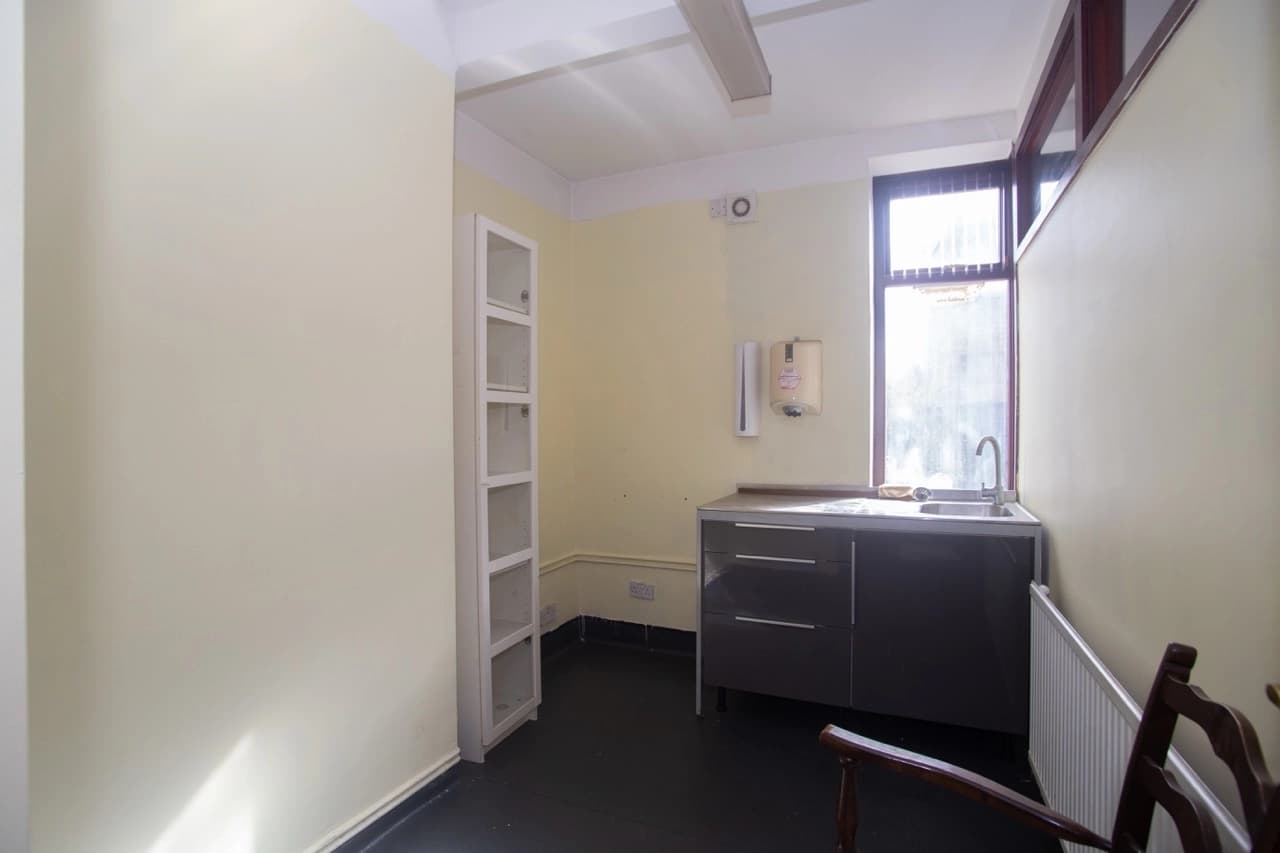 property photo 25 of 33