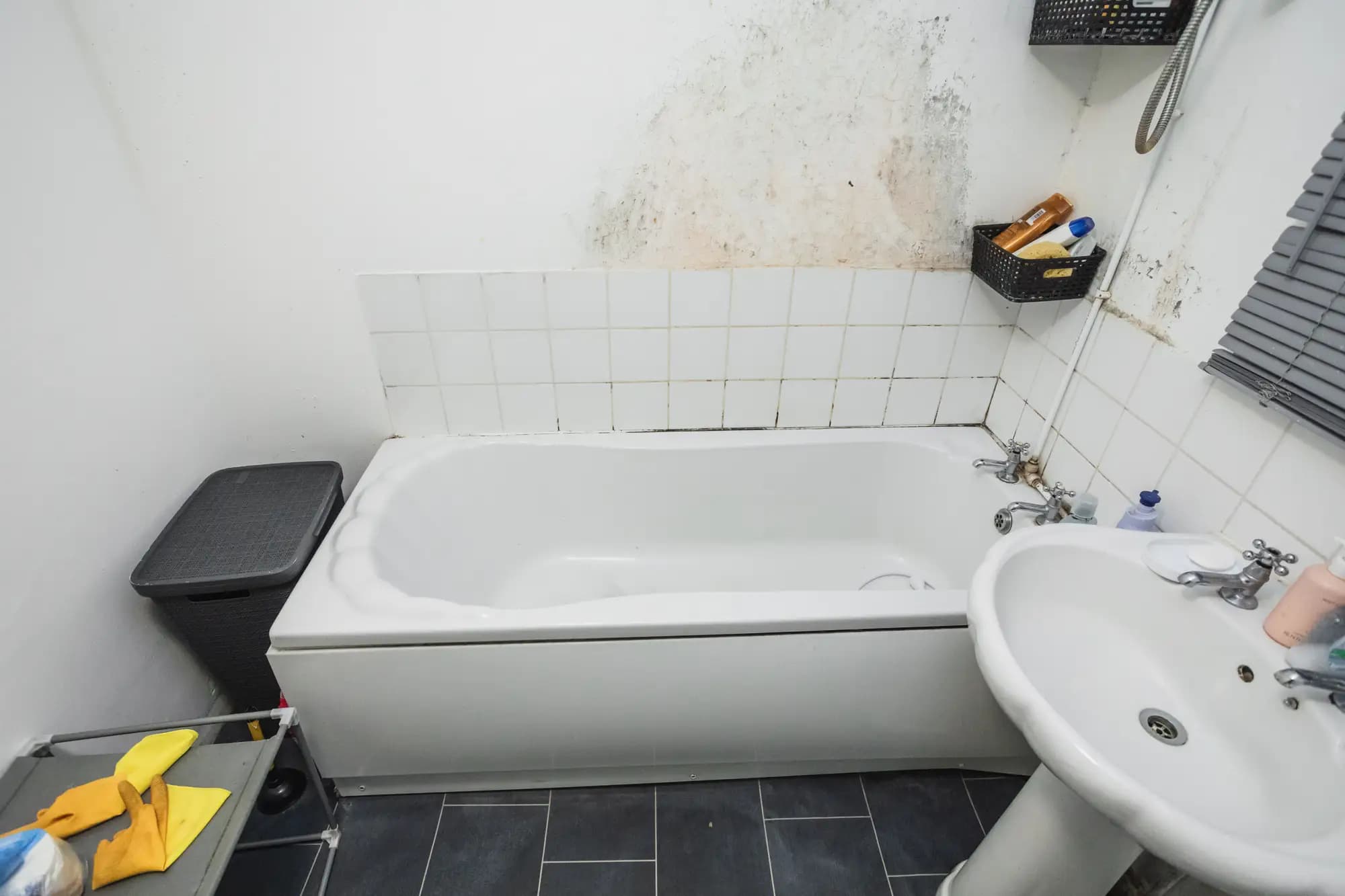 property photo 9 of 17