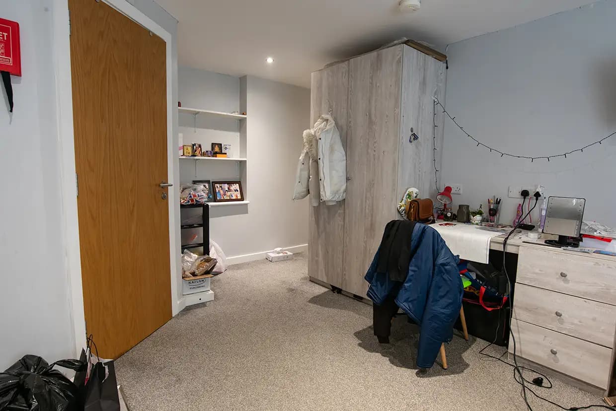 property photo 4 of 20