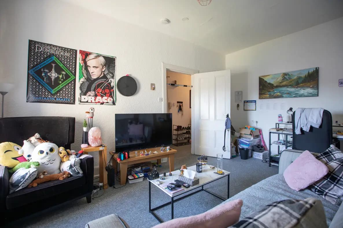 property photo 5 of 26