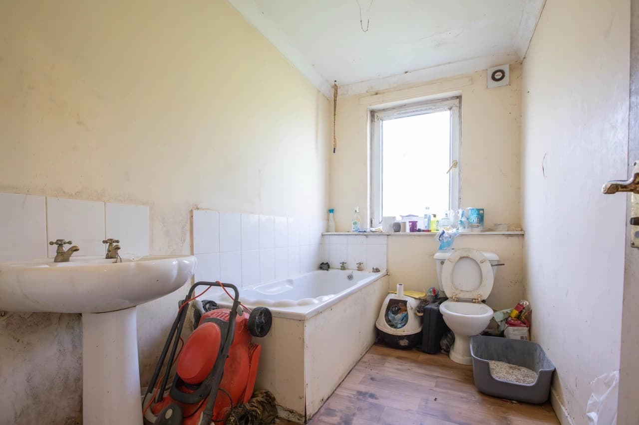 property photo 9 of 20