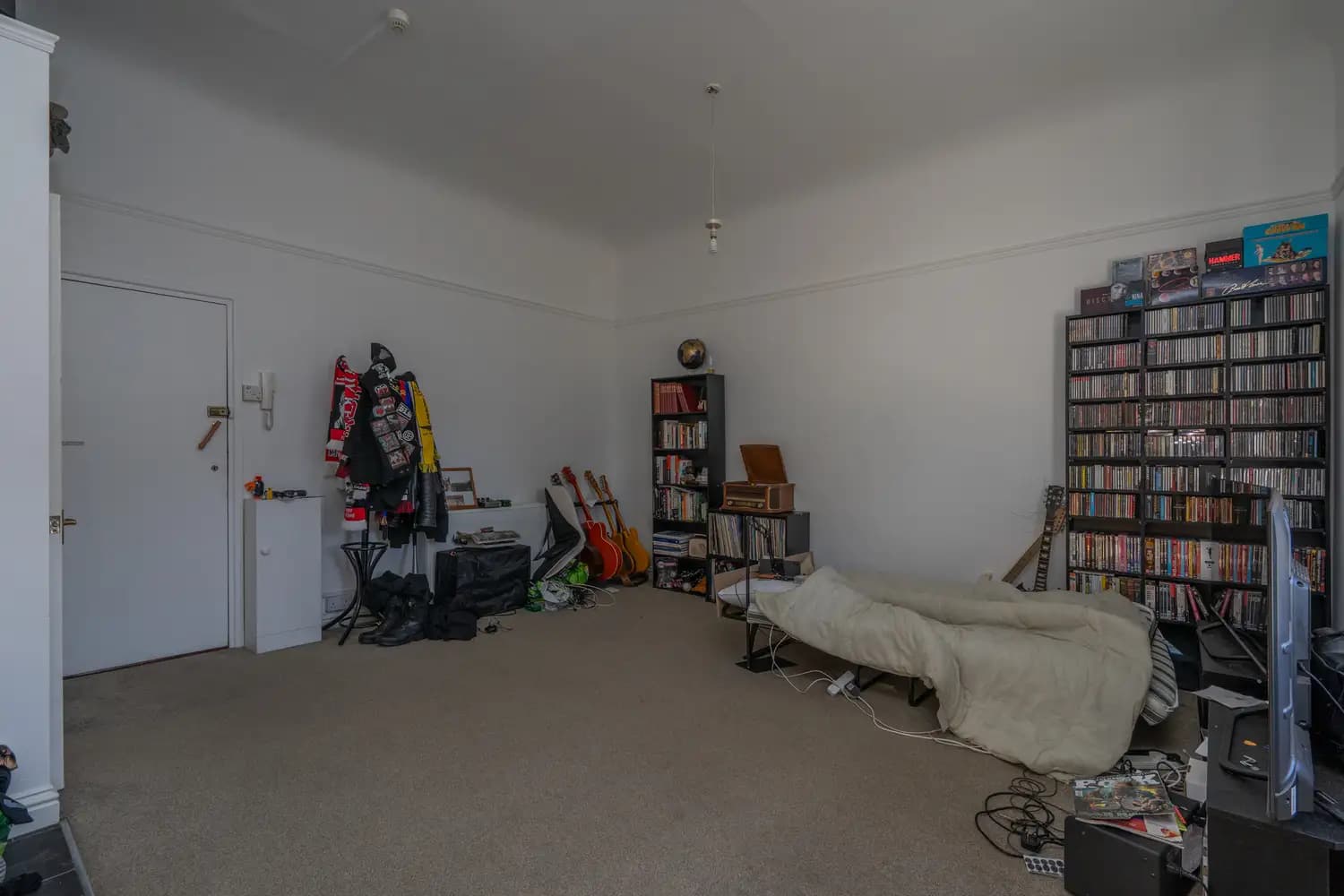 property photo 7 of 12