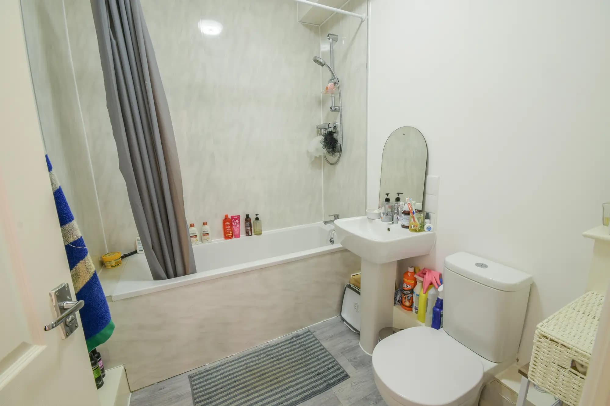 property photo 7 of 16