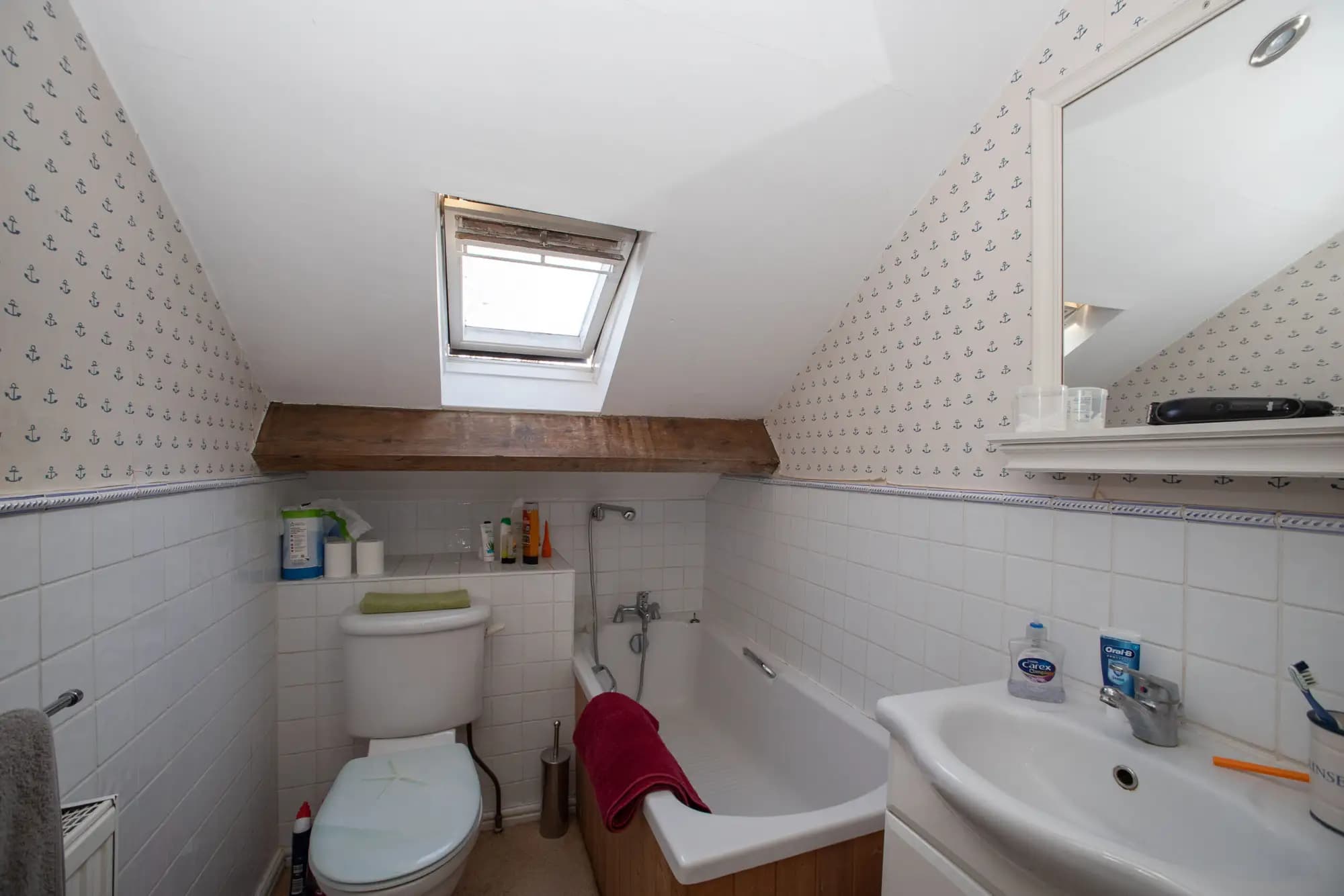 property photo 6 of 12