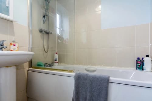 property photo 10 of 17