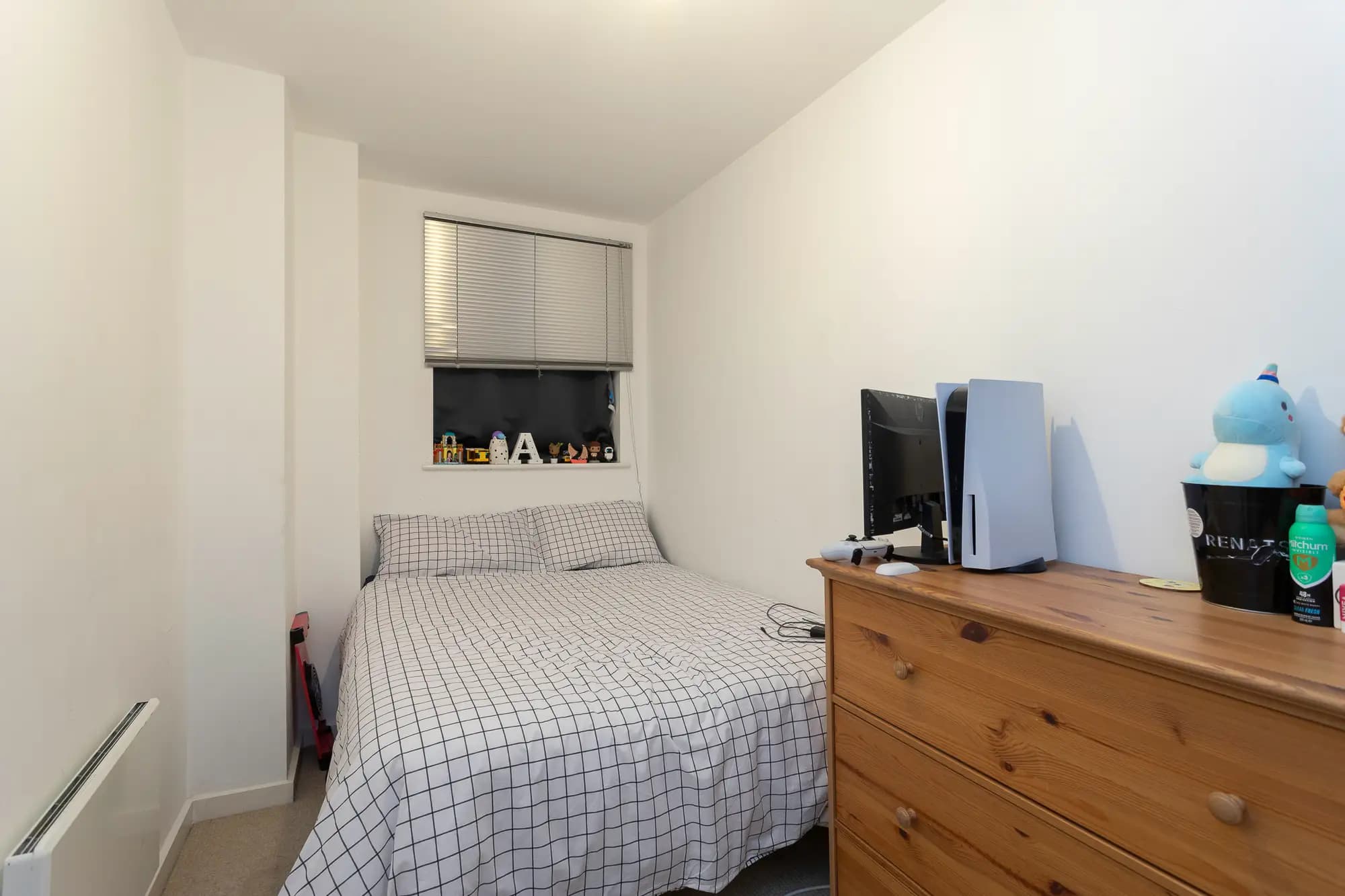 property photo 6 of 21
