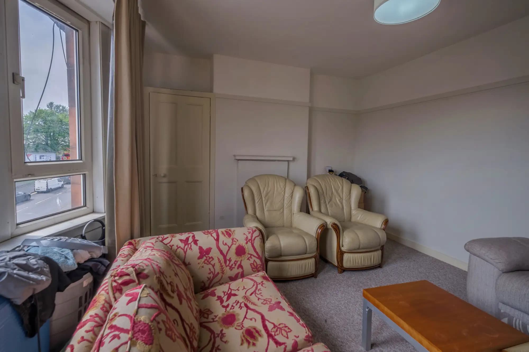 property photo 4 of 31
