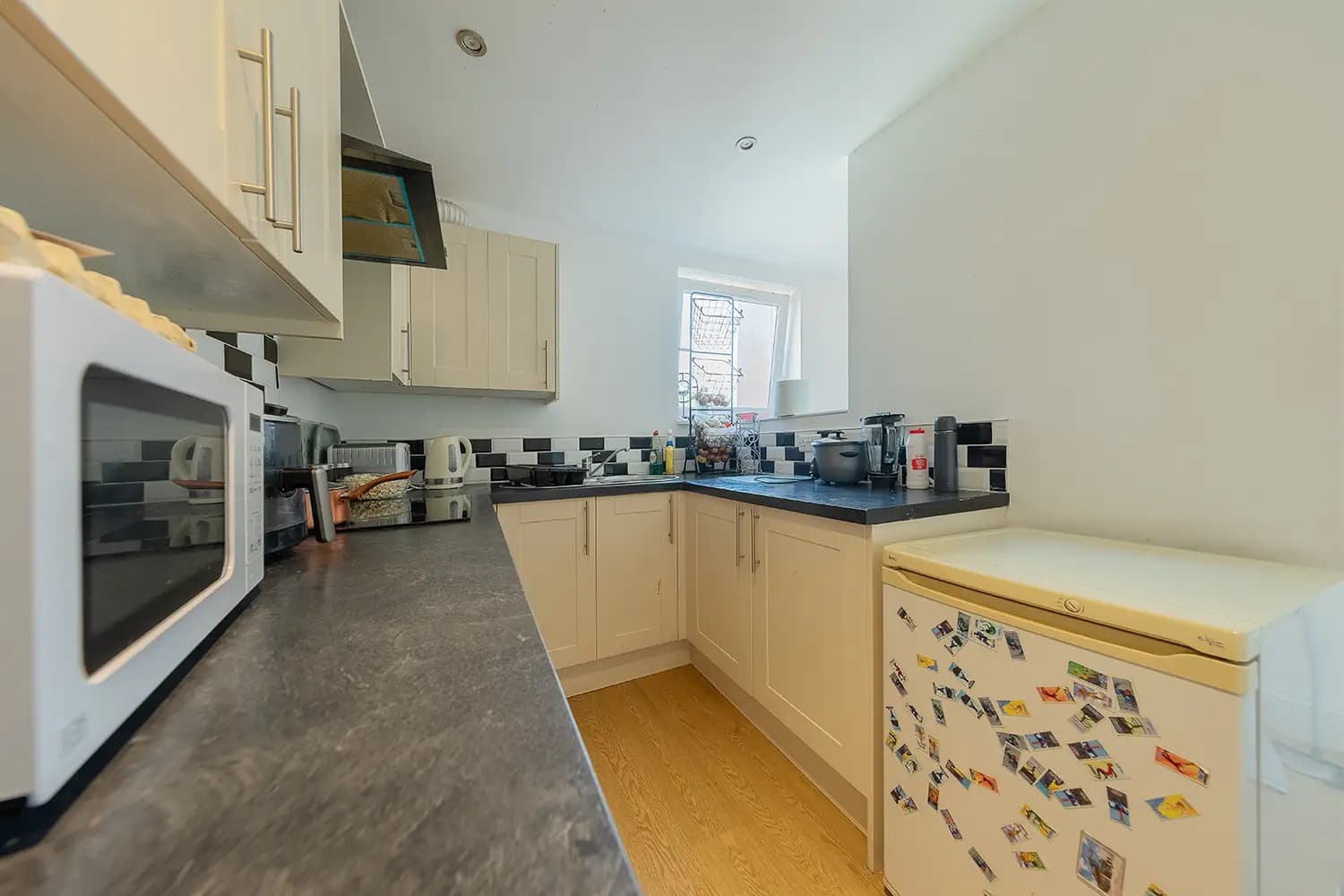 property photo 6 of 23