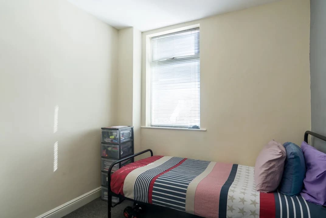 property photo 13 of 19