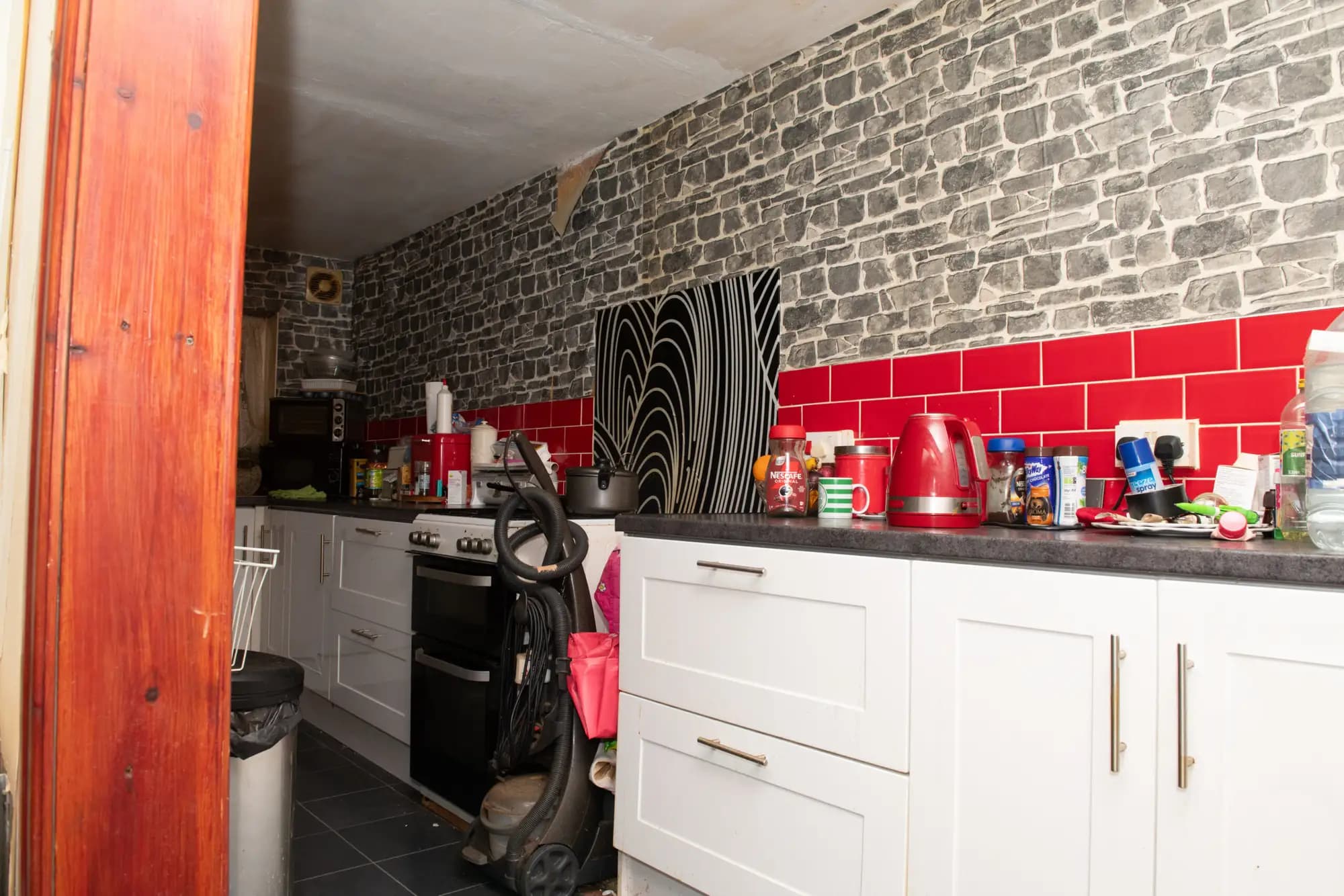 property photo 9 of 21