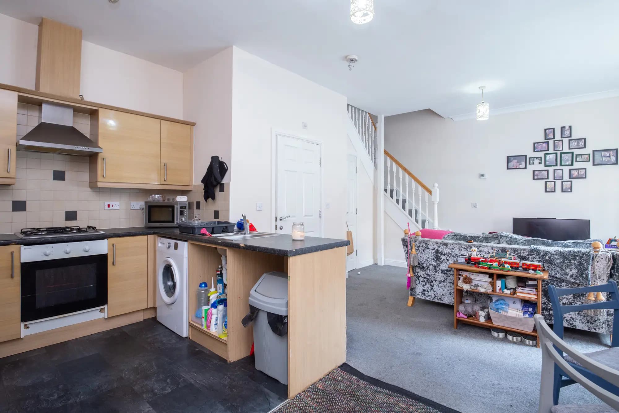 property photo 9 of 23